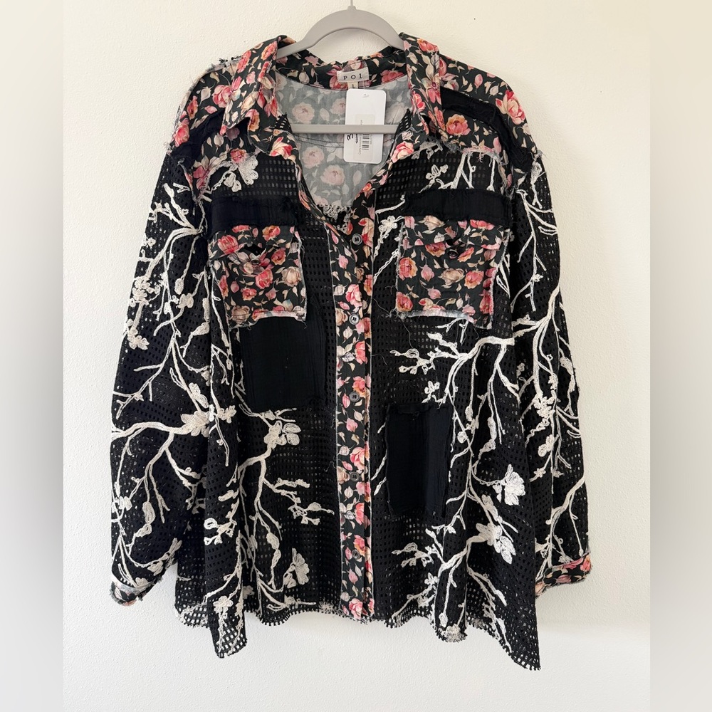 ✨NWT- POL Carly Crochet Patchwork Laser Cut Floral Button down shirt size large - Picture 2 of 10